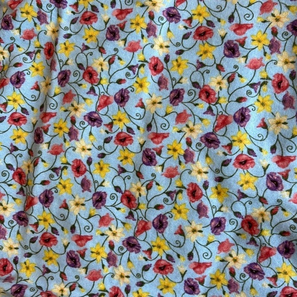 Blue floral quilting fabric Nature’s Blooms - Picture 1 of 4